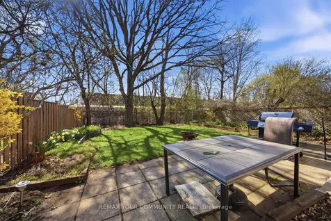 1238 Consort Crescent Burlington ON L7M 1J7