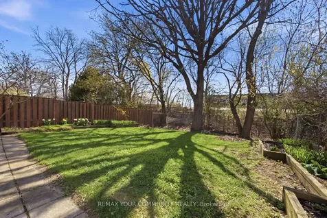 1238 Consort Crescent Burlington ON L7M 1J7