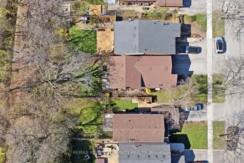 1238 Consort Crescent Burlington ON L7M 1J7
