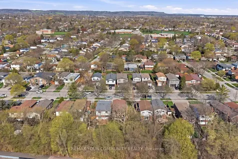 1238 Consort Crescent Burlington ON L7M 1J7