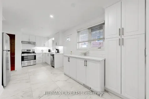 1149 Shadeland Drive Mississauga ON L5C 1P2