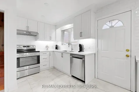 1149 Shadeland Drive Mississauga ON L5C 1P2