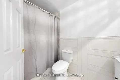 1149 Shadeland Drive Mississauga ON L5C 1P2