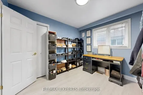 1149 Shadeland Drive Mississauga ON L5C 1P2