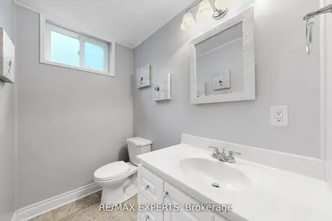 1149 Shadeland Drive Mississauga ON L5C 1P2