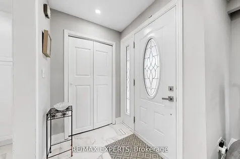 1149 Shadeland Drive Mississauga ON L5C 1P2