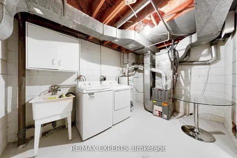 1149 Shadeland Drive Mississauga ON L5C 1P2
