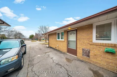 1149 Shadeland Drive Mississauga ON L5C 1P2
