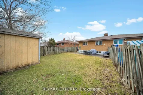 1149 Shadeland Drive Mississauga ON L5C 1P2