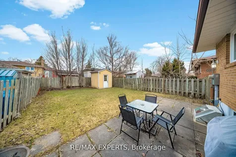 1149 Shadeland Drive Mississauga ON L5C 1P2