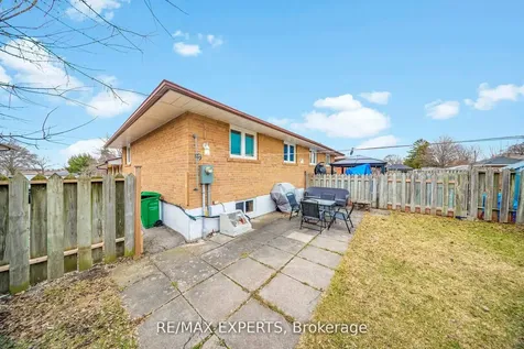 1149 Shadeland Drive Mississauga ON L5C 1P2