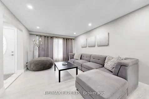 1149 Shadeland Drive Mississauga ON L5C 1P2