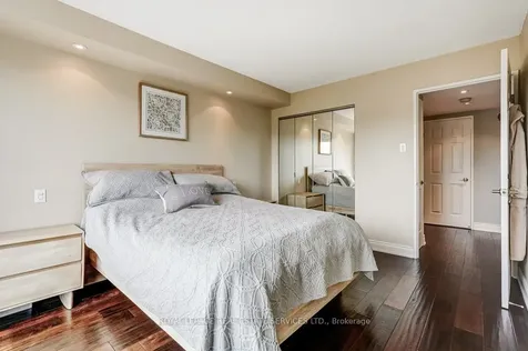 1700 The Collegeway N/a Mississauga ON L5L 4M2