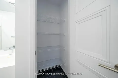 25 Neighbourhood Lane Toronto ON M9Y 0C4