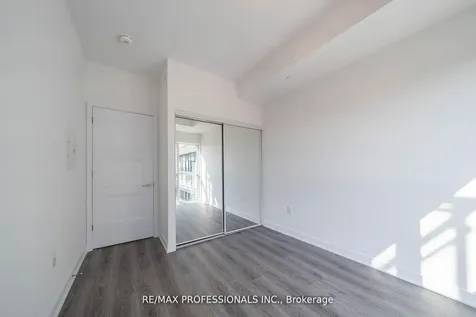 25 Neighbourhood Lane Toronto ON M9Y 0C4