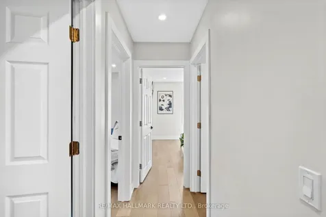 136 Lothian Avenue Toronto ON M8Z 4L4