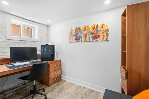 136 Lothian Avenue Toronto ON M8Z 4L4