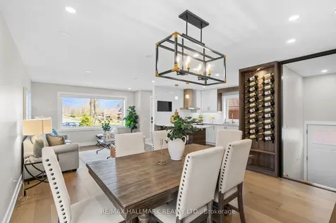 136 Lothian Avenue Toronto ON M8Z 4L4