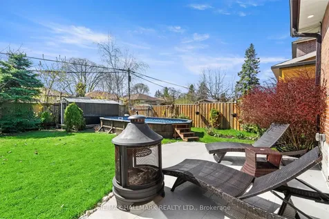 136 Lothian Avenue Toronto ON M8Z 4L4