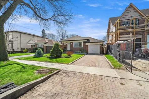 136 Lothian Avenue Toronto ON M8Z 4L4