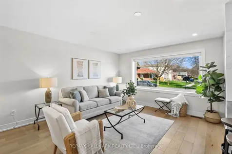 136 Lothian Avenue Toronto ON M8Z 4L4