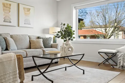 136 Lothian Avenue Toronto ON M8Z 4L4