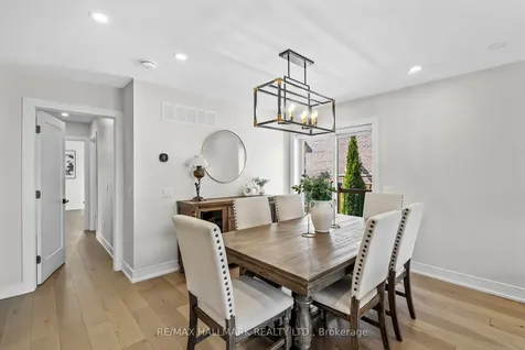 136 Lothian Avenue Toronto ON M8Z 4L4