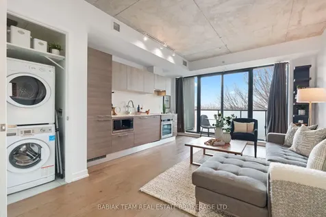 530 Indian Grove Toronto ON M6P 0B3
