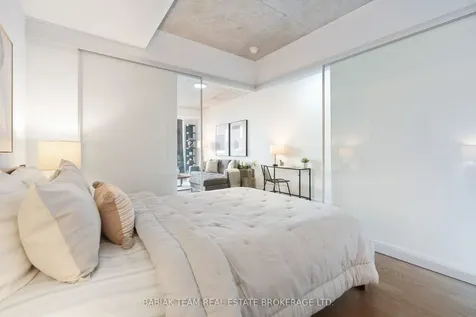 530 Indian Grove Toronto ON M6P 0B3
