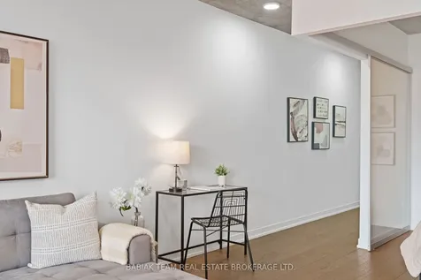 530 Indian Grove Toronto ON M6P 0B3
