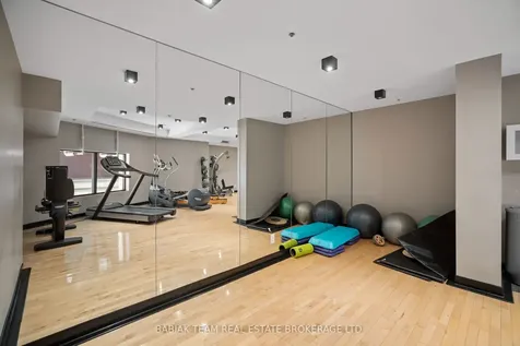 530 Indian Grove Toronto ON M6P 0B3