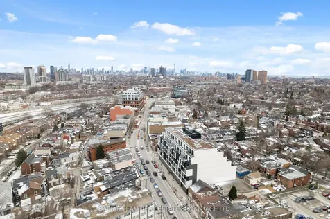 530 Indian Grove Toronto ON M6P 0B3