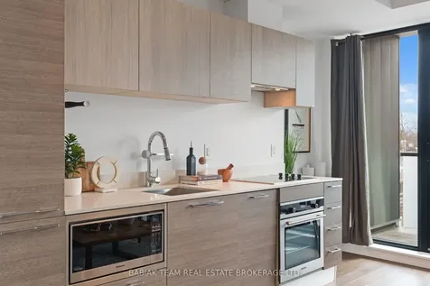 530 Indian Grove Toronto ON M6P 0B3