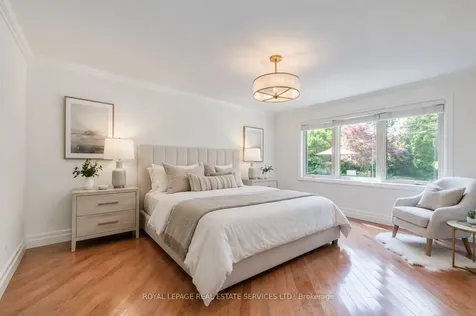 1327 Sedgewick Crescent Oakville ON L6L 1X7