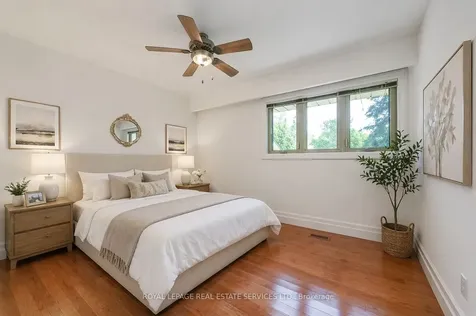 1327 Sedgewick Crescent Oakville ON L6L 1X7