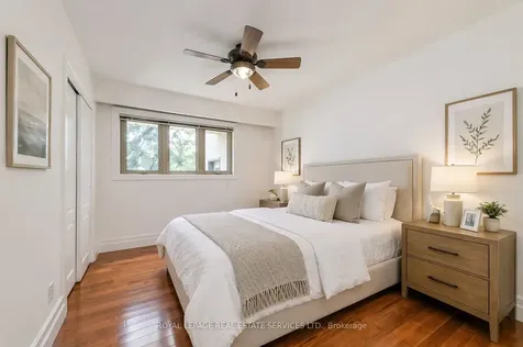 1327 Sedgewick Crescent Oakville ON L6L 1X7