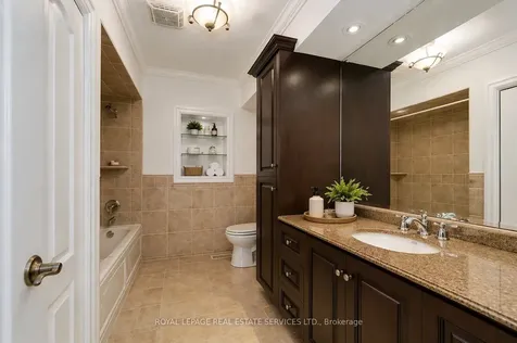1327 Sedgewick Crescent Oakville ON L6L 1X7