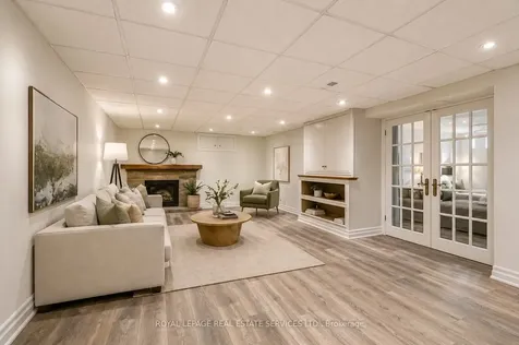 1327 Sedgewick Crescent Oakville ON L6L 1X7