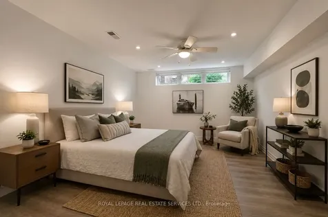 1327 Sedgewick Crescent Oakville ON L6L 1X7