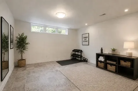 1327 Sedgewick Crescent Oakville ON L6L 1X7