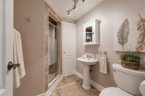 1327 Sedgewick Crescent Oakville ON L6L 1X7