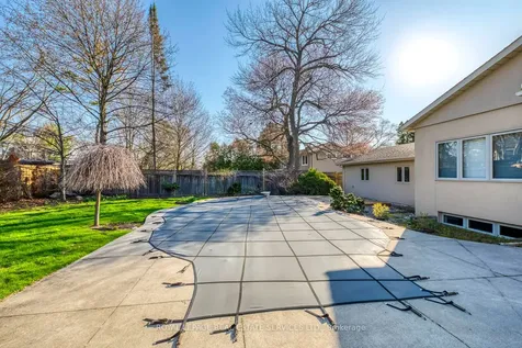 1327 Sedgewick Crescent Oakville ON L6L 1X7