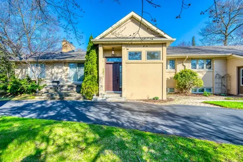 1327 Sedgewick Crescent Oakville ON L6L 1X7
