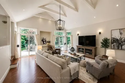 1327 Sedgewick Crescent Oakville ON L6L 1X7