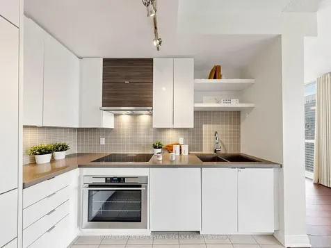 59 Annie Craig Drive Toronto ON M8V 0C4