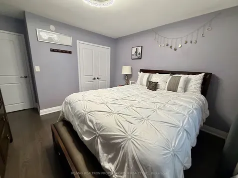 3320 Fieldgate Drive Mississauga ON L4X 2J2