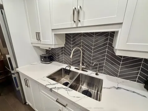 3320 Fieldgate Drive Mississauga ON L4X 2J2