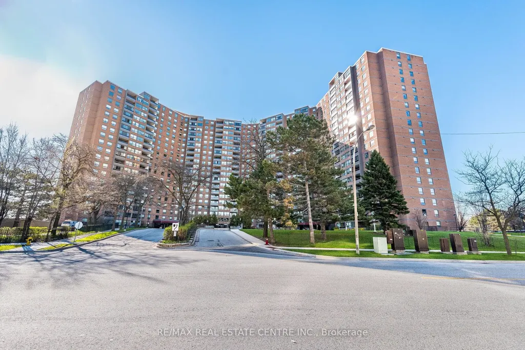 627 The West Mall Road Toronto ON M9C 4X5