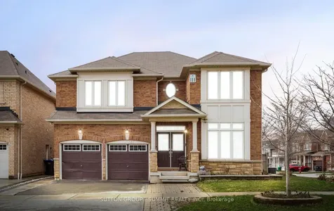 10 Elmcrest Drive Brampton ON L6Y 5T7