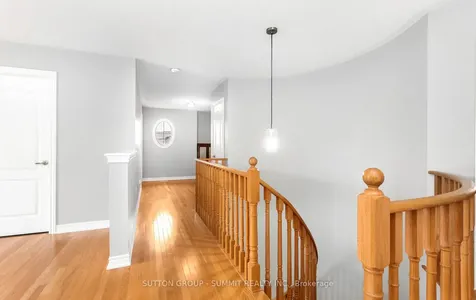 10 Elmcrest Drive Brampton ON L6Y 5T7